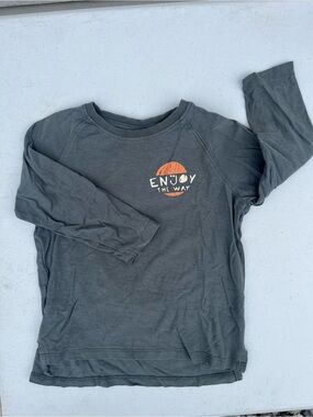 Zara Gray Long-Sleeve 'Enjoy the Way' Tee